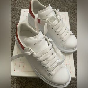 Alexander McQueen
Oversized Sneakers size 6.5 worn once